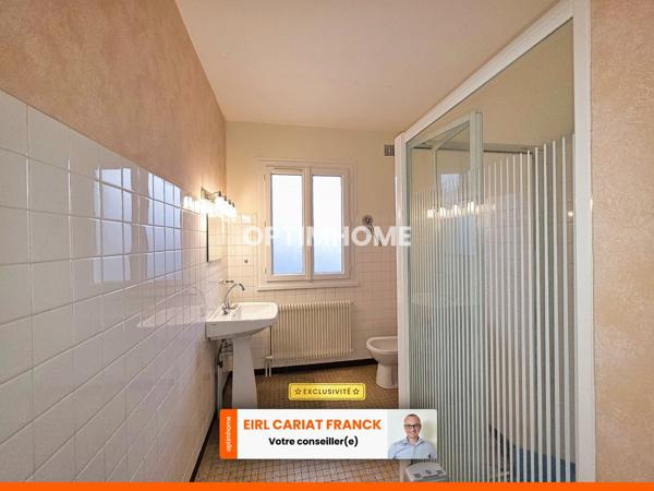 MAISON SEMI PLAIN-PIED SUR 170 M², L’ENSEMBLE SUR 704 M² DE TERRAIN CLOS