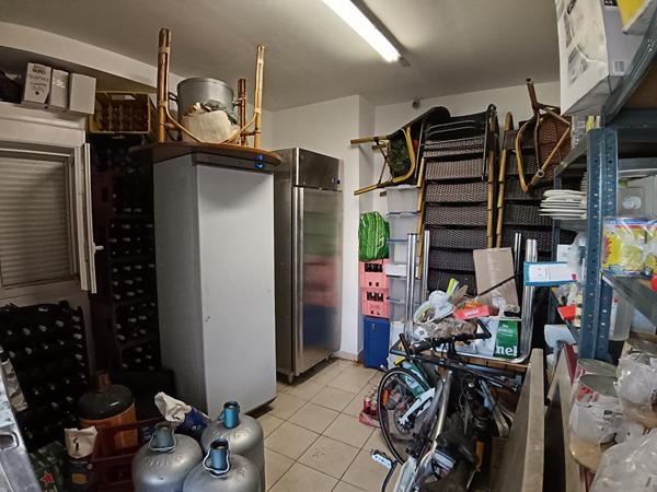 MURS et FOND restaurant emplacement privilégié et enseigne de renom.