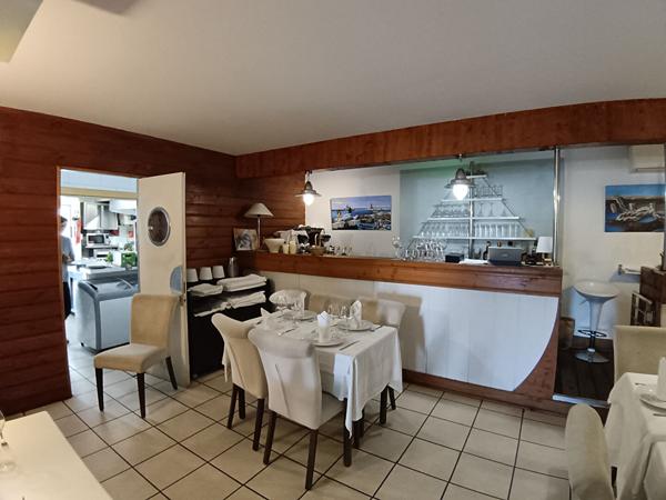 MURS et FOND restaurant emplacement privilégié et enseigne de renom.