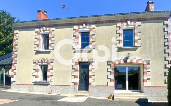 Maison à vendre    7 pièces •  Nueil-sur-Layon