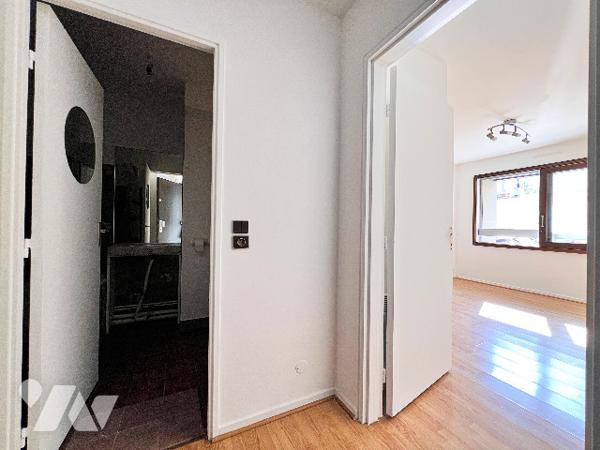 Studio en rez-de-chaussée avec parking au cœur du 20ème arrondissement