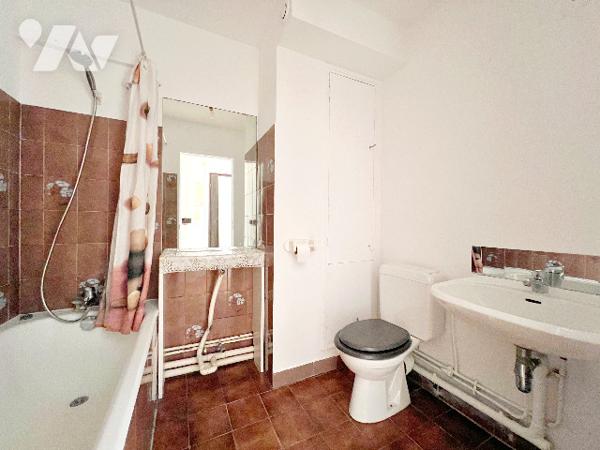 Studio en rez-de-chaussée avec parking au cœur du 20ème arrondissement