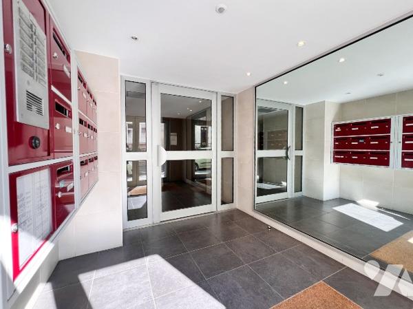 Studio en rez-de-chaussée avec parking au cœur du 20ème arrondissement