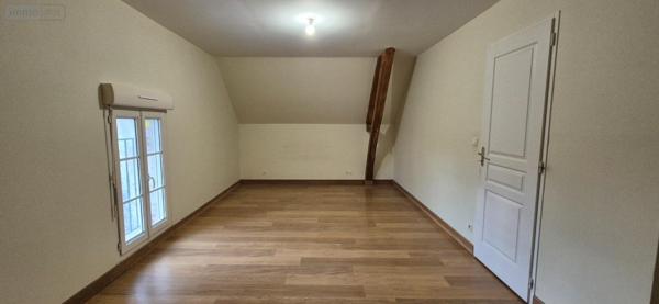 Maison de ville à louer à Cormes dans la Sarthe (72400), ref : 475   
centre bourg