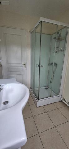 Maison de ville à louer à Cormes dans la Sarthe (72400), ref : 475   
centre bourg