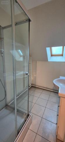 Maison de ville à louer à Cormes dans la Sarthe (72400), ref : 475   
centre bourg