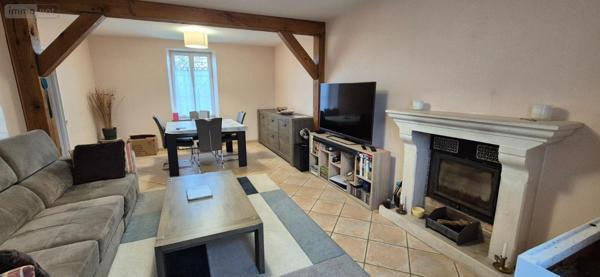 Maison de ville à louer à Cormes dans la Sarthe (72400), ref : 475   
centre bourg