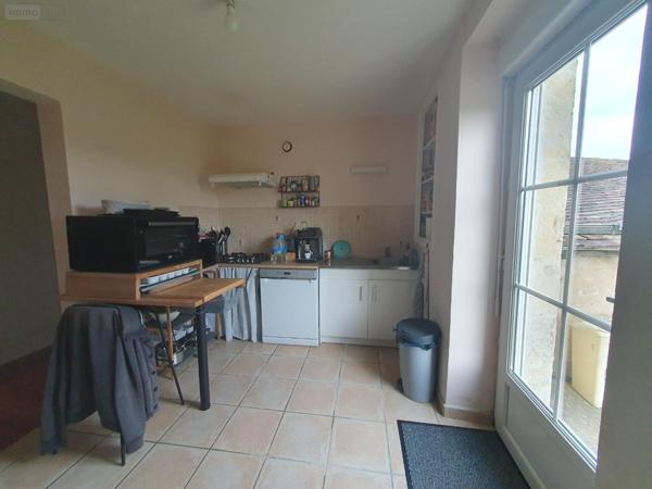 Maison de ville à louer à Cormes dans la Sarthe (72400), ref : 475   
centre bourg