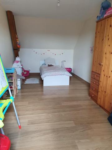 Maison de ville à louer à Cormes dans la Sarthe (72400), ref : 475   
centre bourg