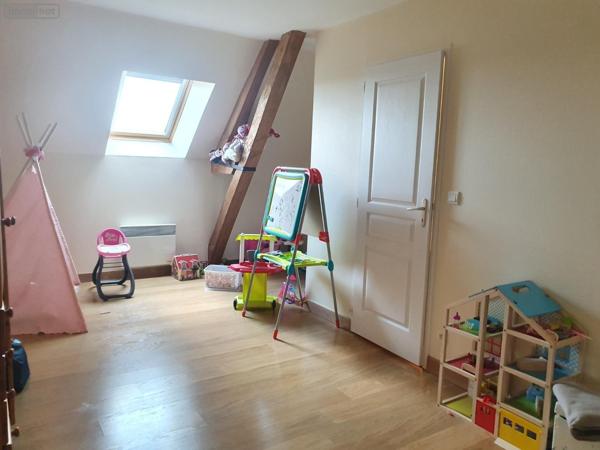 Maison de ville à louer à Cormes dans la Sarthe (72400), ref : 475   
centre bourg