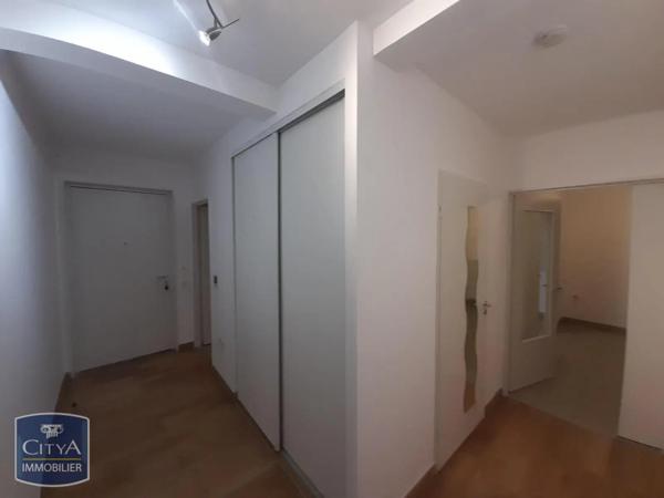 Appartement à louer 4 pièces 103m²