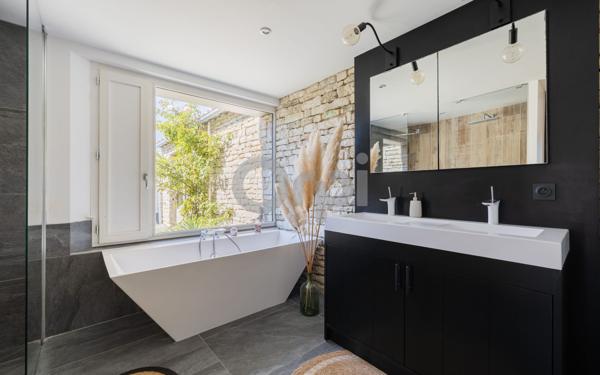 Maison à vendre    6 pièces •  Sainte-Marie-de-Ré