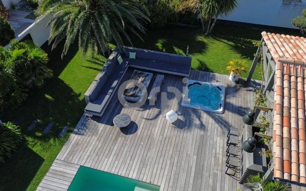 Maison à vendre    6 pièces •  Sainte-Marie-de-Ré