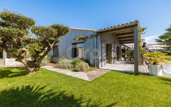 Maison à vendre    6 pièces •  Sainte-Marie-de-Ré