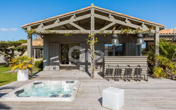 Maison à vendre    6 pièces •  Sainte-Marie-de-Ré