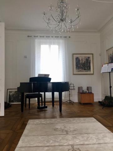 En exclusivité, Belle maison bourgeoise avec jardin, garage double, dépendance rénovée