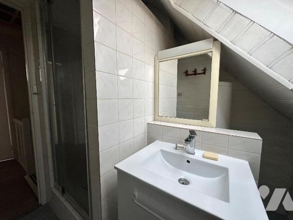 À vendre - Maison mitoyenne de type bel étage de 95.54 m² située à Rosendaël, dans un secteur r...