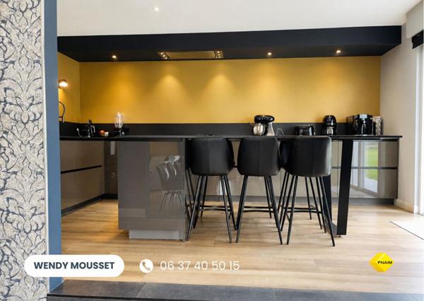 Villa bourgeoise de 285 m² avec immense sous-sol - Aux portes de Vannes - Secteur Saint-Goustan/Golf à Theix-Noyalo