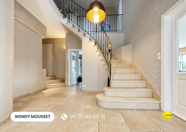Villa bourgeoise de 285 m² avec immense sous-sol - Aux portes de Vannes - Secteur Saint-Goustan/Golf à Theix-Noyalo