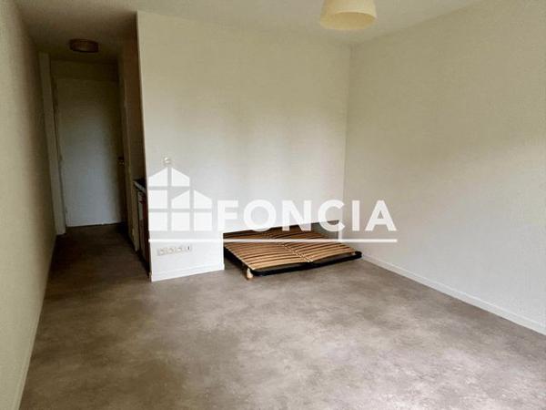 Location Studio 20.5 m² - 5 RUE DE GALUCHET Niort 79000