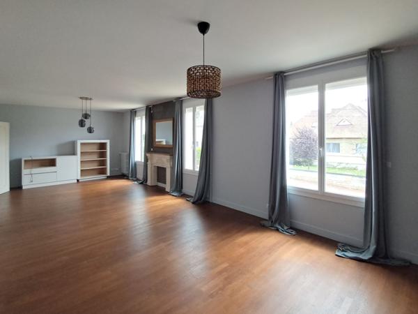 Vente Maison180 m² - 7 Pièces - AMILLY (45200)