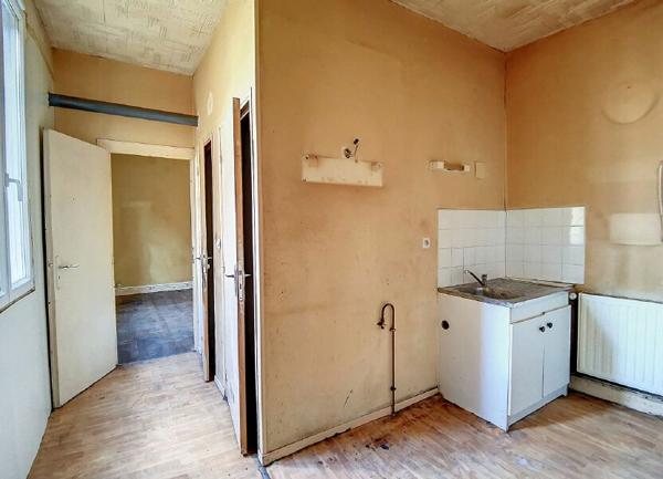 Immeuble à vendre    4 pièces •  Joinville