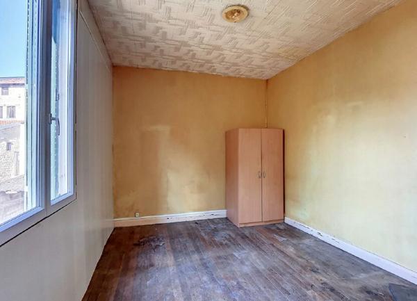 Immeuble à vendre    4 pièces •  Joinville