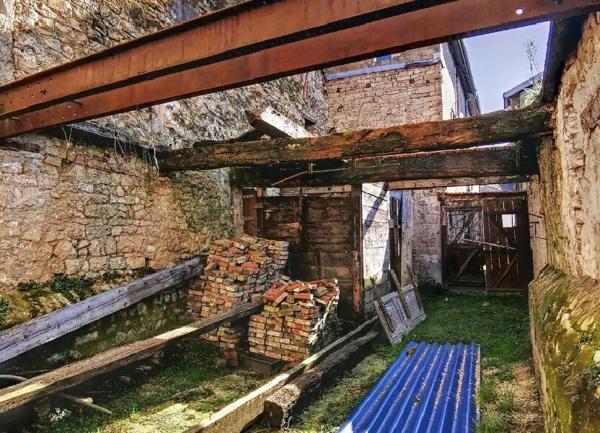 Immeuble à vendre    4 pièces •  Joinville