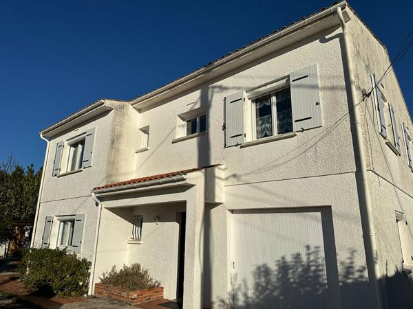 ROCHEFORT - BELLE MAISON FAMILIALE DE 167 M² - 5 CHAMBRES, DEUX GARAGES , FORT POTENTIEL !