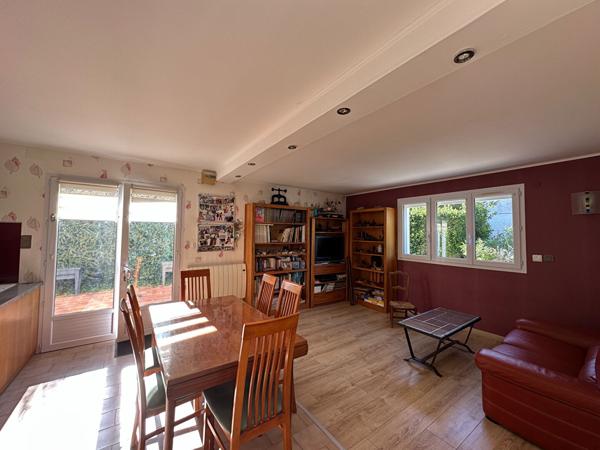 ROCHEFORT - BELLE MAISON FAMILIALE DE 167 M² - 5 CHAMBRES, DEUX GARAGES , FORT POTENTIEL !