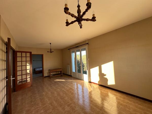 ROCHEFORT - BELLE MAISON FAMILIALE DE 167 M² - 5 CHAMBRES, DEUX GARAGES , FORT POTENTIEL !