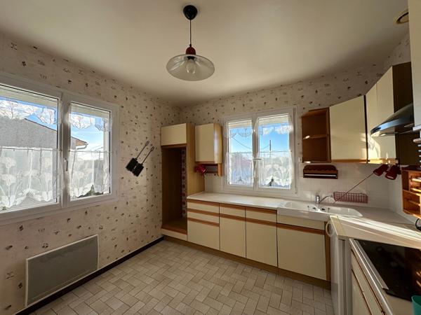 ROCHEFORT - BELLE MAISON FAMILIALE DE 167 M² - 5 CHAMBRES, DEUX GARAGES , FORT POTENTIEL !