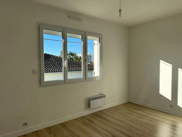 ROCHEFORT - BELLE MAISON FAMILIALE DE 167 M² - 5 CHAMBRES, DEUX GARAGES , FORT POTENTIEL !