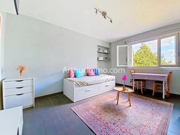 Vente                                                      Appartement
                        
                     1 pièces                      22 m2                     à Limeil-Brévannes