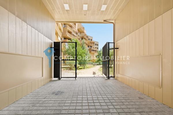 Appartement
                                                                                                                                                                                                                                                                                                                        3 pièce(s)                                                                                                                                                                                                          2 chambre(s)                                                                                                                                                                                                          64  m²