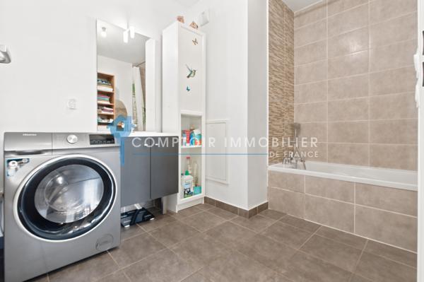 Appartement
                                                                                                                                                                                                                                                                                                                        3 pièce(s)                                                                                                                                                                                                          2 chambre(s)                                                                                                                                                                                                          64  m²