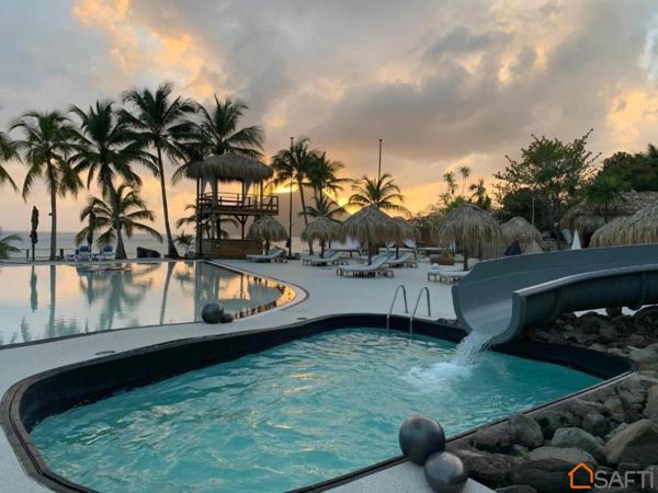 LE DIAMANT - APPARTEMENT LUXURIANT 38M2,PISCINE,BAR