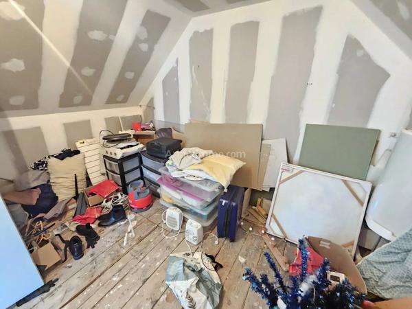 Vente                                                      Local commercial
                        
                                         226 m2                     à Ploumagoar