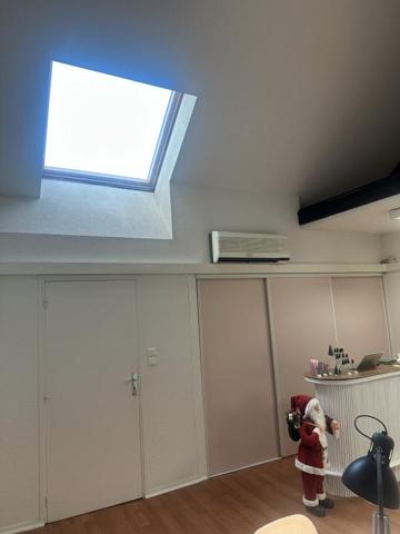 Centre ville Rodez, local professionnel en étage de 33 m² environ