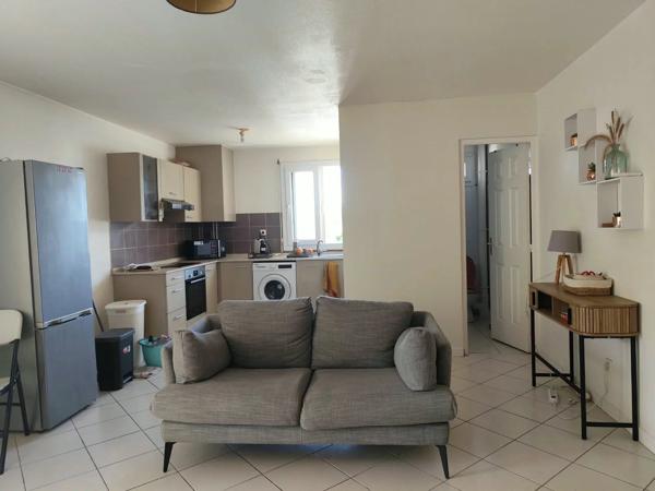 Location                                                      Appartement
                        
                     2 pièces                      42 m2                     à Le Lamentin
