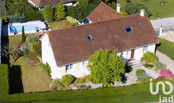 Maison 9 pièces de 183 m² à Millau (12100)