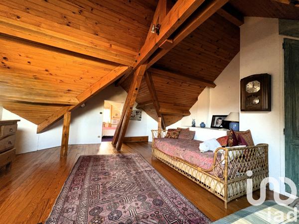 Maison 9 pièces de 183 m² à Millau (12100)