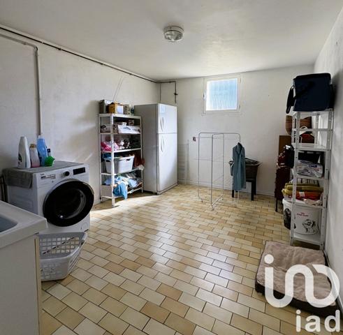 Maison 9 pièces de 183 m² à Millau (12100)
