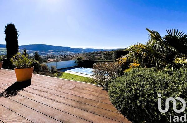 Maison 9 pièces de 183 m² à Millau (12100)