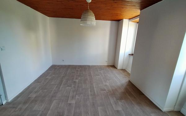 Maison à louer    4 pièces • 77,38 m2 Rilhac-Rancon