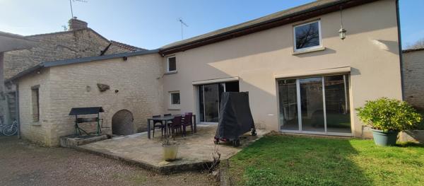 Maison (et studio indépendant à rénover) Neuville De Poitou 5 pièce(s) 188 m2