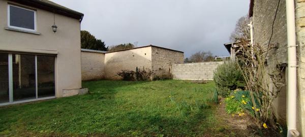 Maison (et studio indépendant à rénover) Neuville De Poitou 5 pièce(s) 188 m2