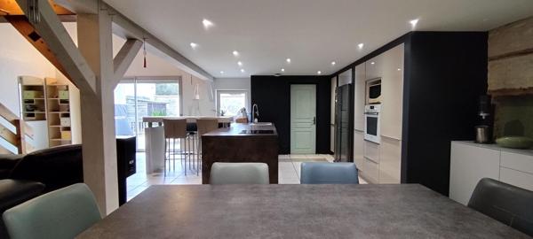 Maison (et studio indépendant à rénover) Neuville De Poitou 5 pièce(s) 188 m2