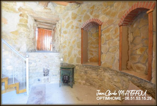 Maison traditionnelle T7 185 m2 5 chambres sur un terrain de 3500 m2