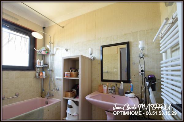 Maison traditionnelle T7 185 m2 5 chambres sur un terrain de 3500 m2